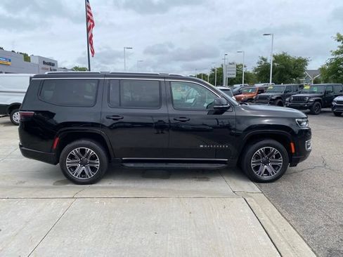Used 2024 Jeep Wagoneer Series II AWD/4WD image 2