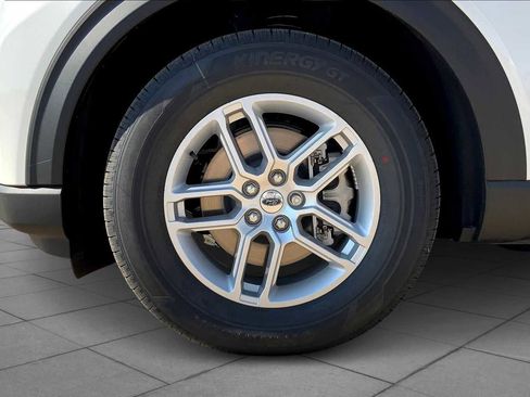 New 2025 Ford Explorer Active image 11