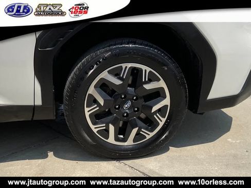 Used 2025 Subaru Forester AWD/4WD image 9