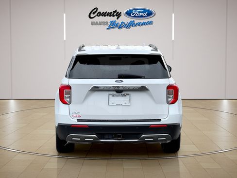 Used 2022 Ford Explorer XLT w/ Equipment Group 202A RWD image 4