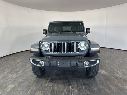 Used 2024 Jeep Wrangler Sahara image 2