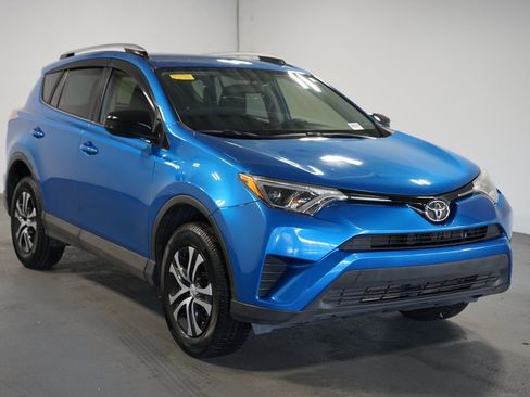 Used 2016 Toyota RAV4 LE image 3
