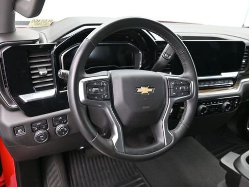 Used 2025 Chevrolet Silverado 1500 LT AWD/4WD image 27