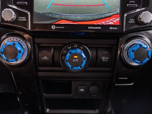 Used 2020 Toyota 4Runner TRD Off-Road AWD/4WD image 18
