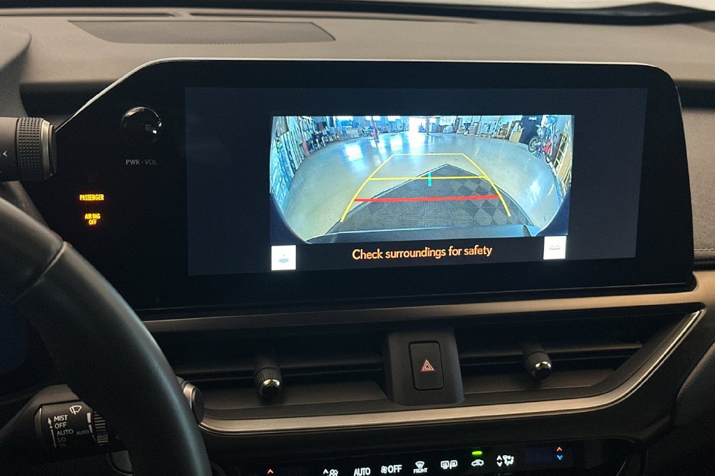 Certified 2025 Lexus UX 300h FWD w/ Accessory Package (Z2) image 19