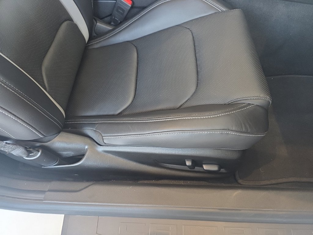 Used 2022 Chevrolet Camaro LT w/ RS Package RWD image 11