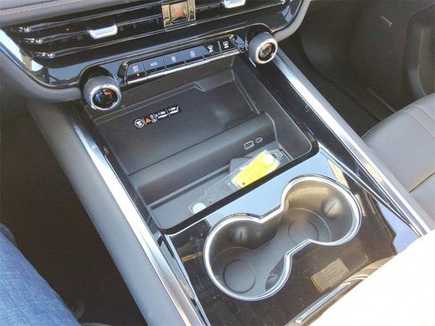 Certified 2025 Chevrolet Tahoe High Country image 35