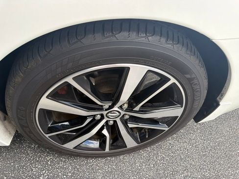 Used 2021 Nissan Maxima 3.5 SV w/ Floor Mat Group FWD image 14