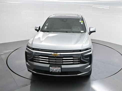 Used 2025 Chevrolet Suburban Premier image 43