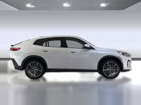 Used 2026 BMW X2 xDrive28i w/ Convenience Package AWD/4WD image 7