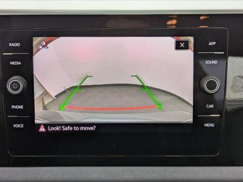 Used 2025 Volkswagen Jetta SE image 30