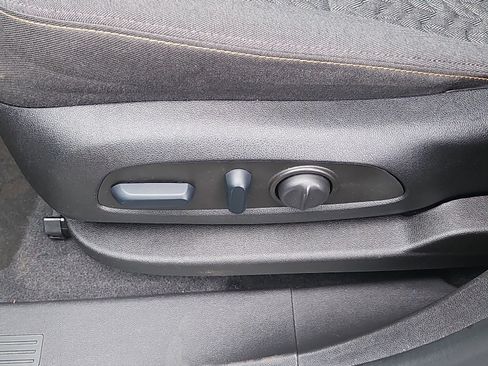 Used 2023 Chevrolet Equinox LT image 13