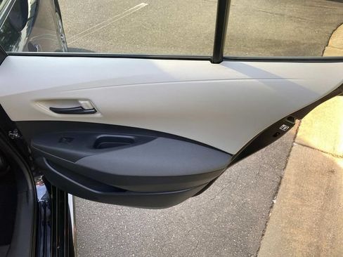 Used 2022 Toyota Corolla LE FWD image 33