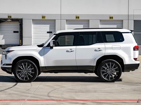 Used 2025 Lexus GX 550 image 5