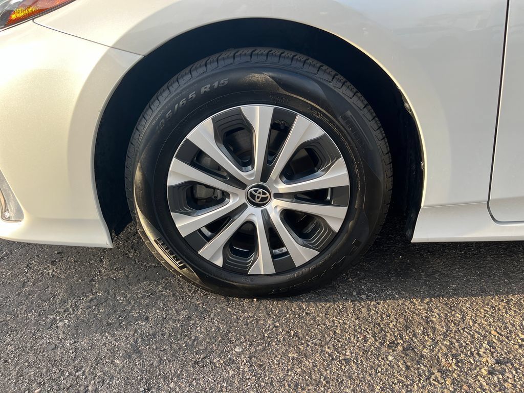 Used 2021 Toyota Prius Prime XLE w/ Carpet Mat Package (TMS) FWD image 27