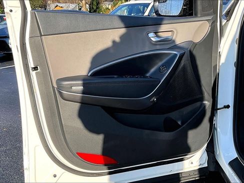 Used 2018 Hyundai Santa Fe Sport image 20