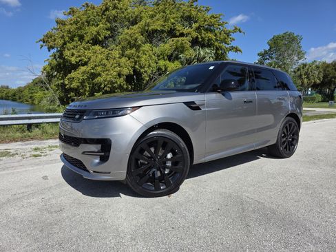 New 2026 Land Rover Range Rover Sport Dynamic SE AWD/4WD image 1
