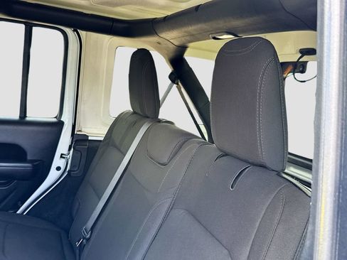 Used 2022 Jeep Wrangler Unlimited Sport image 29