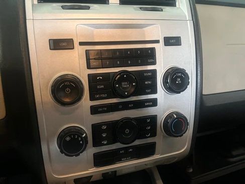 Used 2010 Mercury Mariner 2WD image 23