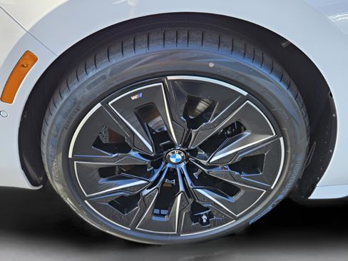 New 2026 BMW i7 eDrive50 w/ M Sport Package image 36