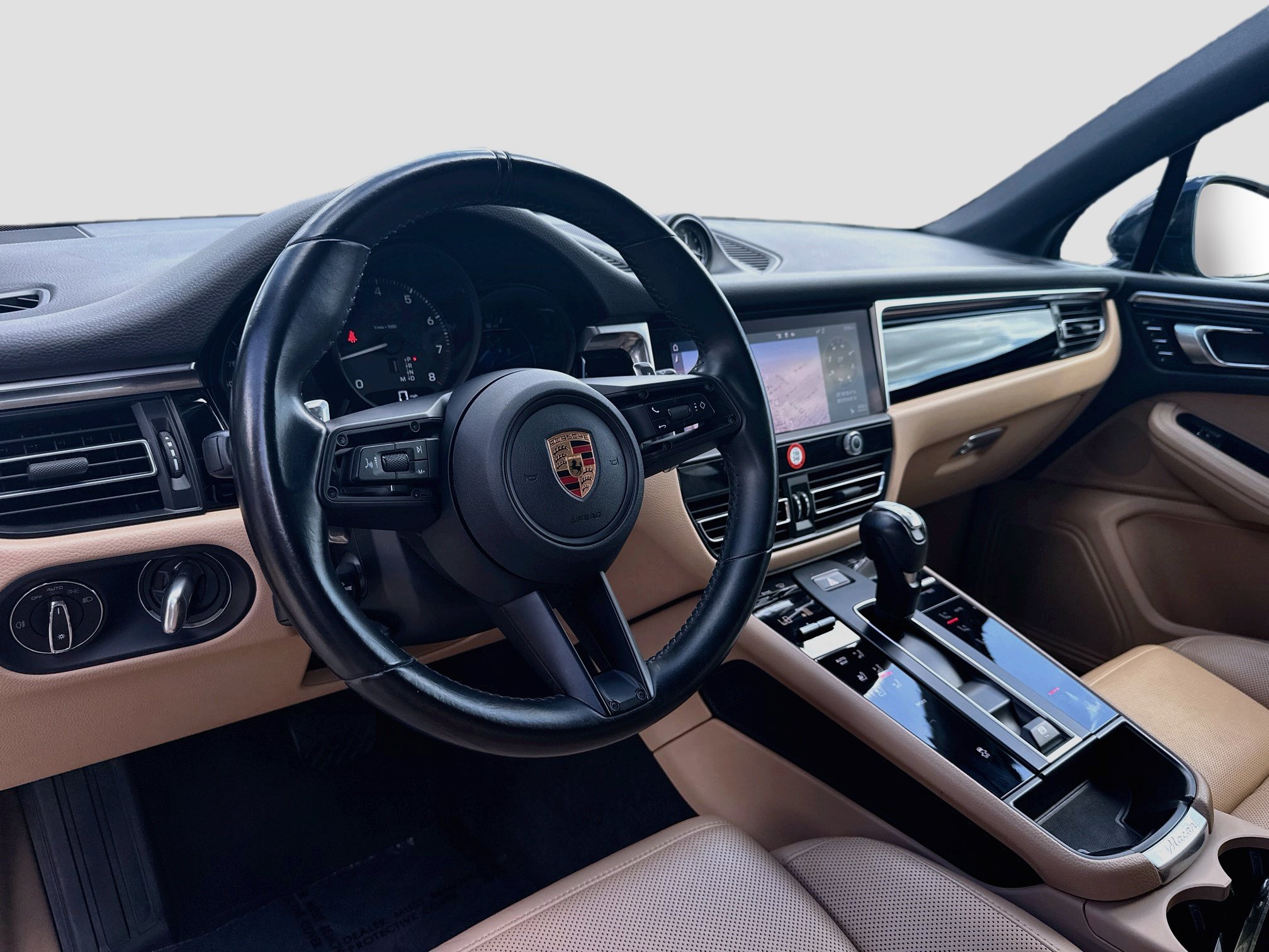 Used 2023 Porsche Macan Turbo AWD/4WD image 9