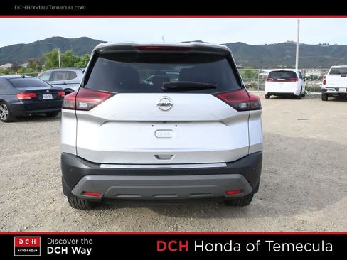 Used 2021 Nissan Rogue SV w/ Premium Package image 6