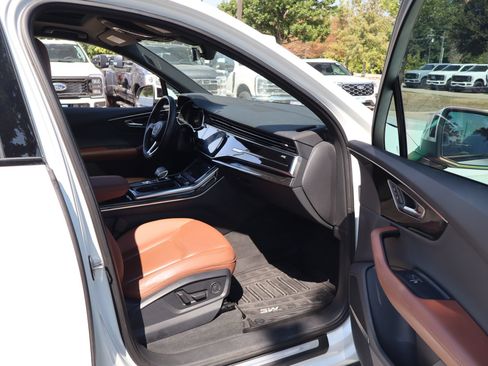 Used 2021 Audi Q7 3.0T Premium Plus AWD/4WD image 32