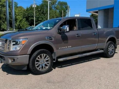 Used 2018 Nissan Titan Platinum Reserve w/ Platinum Utility Package image 4