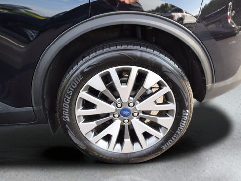 Used 2022 Ford Escape Titanium w/ Class II Trailer Tow Package AWD/4WD image 8