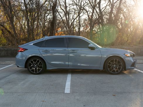 Used 2022 Honda Civic Sport Touring image 10