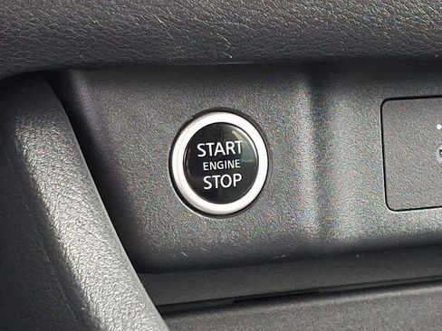 Used 2023 Nissan Rogue SV AWD/4WD image 23