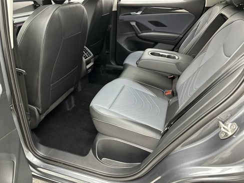 Certified 2025 Volkswagen Tiguan SE AWD/4WD image 23