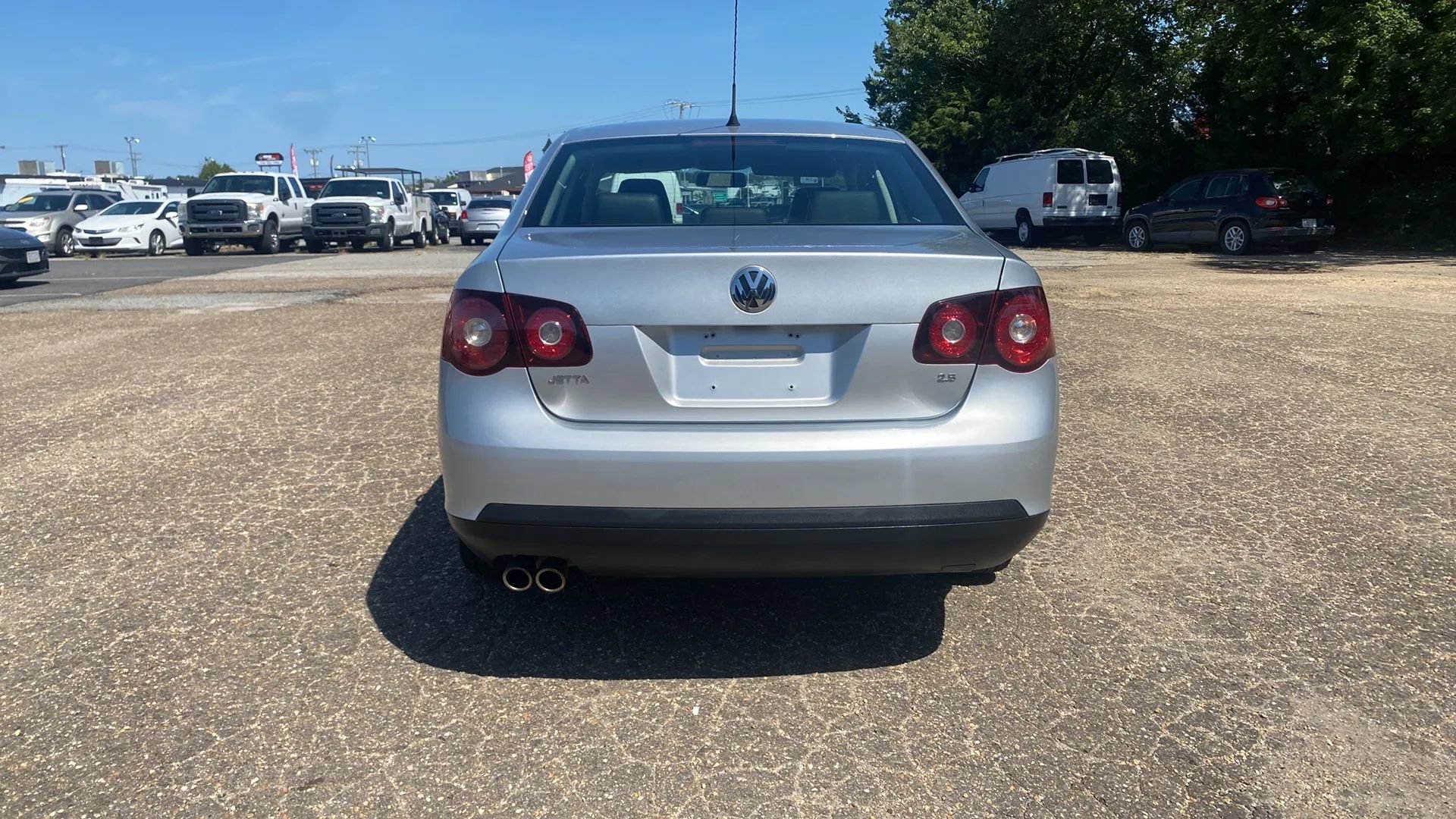 Used 2010 Volkswagen Jetta Limited Edition FWD image 3