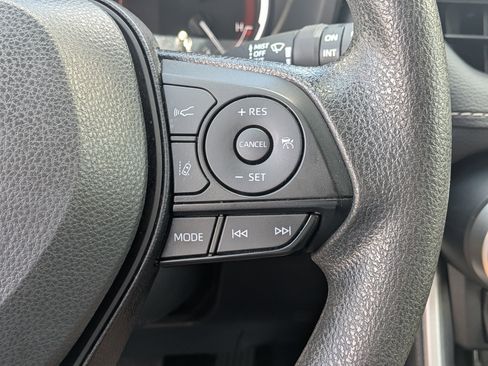 Used 2024 Toyota RAV4 XLE FWD image 25
