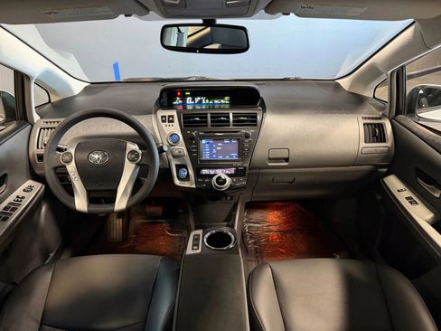 Used 2012 Toyota Prius V Five image 8
