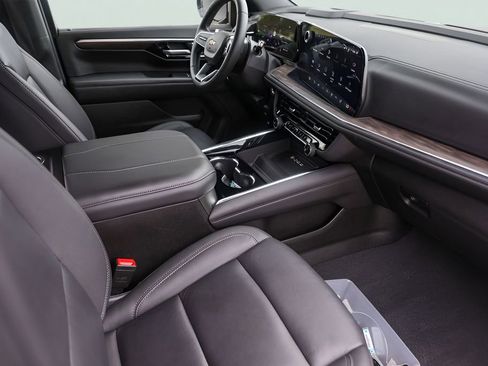 Certified 2025 Chevrolet Tahoe LT image 31