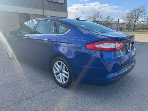 Used 2015 Ford Fusion SE FWD image 3