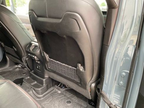 Used 2025 Jeep Wrangler Unlimited Rubicon AWD/4WD image 31