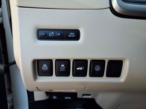 Used 2024 Nissan Murano Platinum w/ Cargo Package FWD image 16