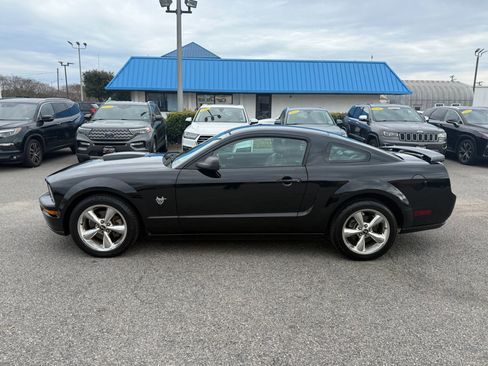 Used 2009 Ford Mustang GT Premium image 3