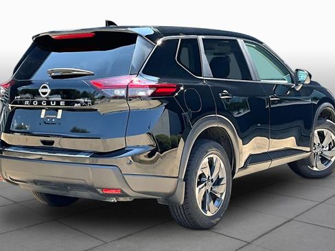 Certified 2026 Nissan Rogue SV FWD image 13