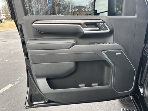 Certified 2025 Chevrolet Silverado 2500 LTZ w/ LTZ Plus Package image 11