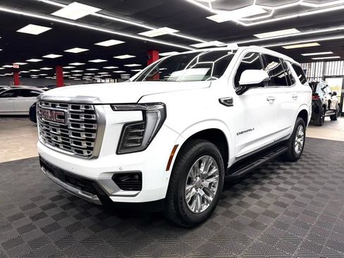 Used 2025 GMC Yukon Denali AWD/4WD image 7