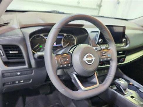 Used 2023 Nissan Rogue SV w/ SV Premium B Package FWD image 19