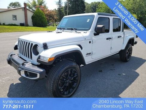 Used 2020 Jeep Gladiator Sport image 1