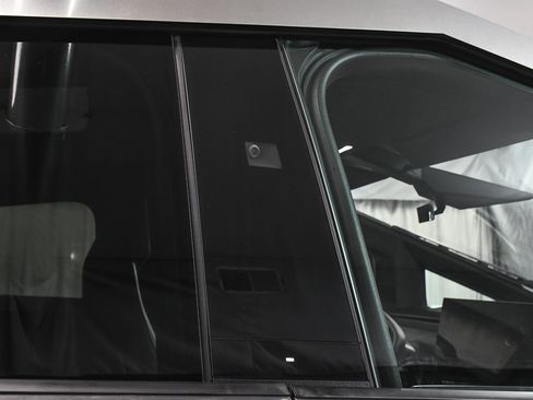 Used 2025 Tesla Cybertruck AWD Crew Cab image 21