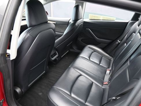 Used 2022 Tesla Model 3 Standard Range image 31