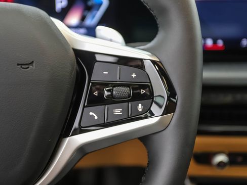 Used 2025 BMW 330i xDrive Sedan w/ Premium Package image 13