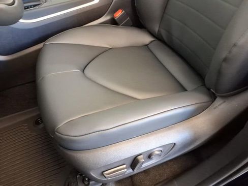 New 2026 Toyota Highlander XLE image 13