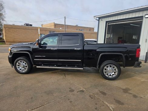 Used 2019 GMC Sierra 2500 Denali w/ Duramax Plus Package image 1